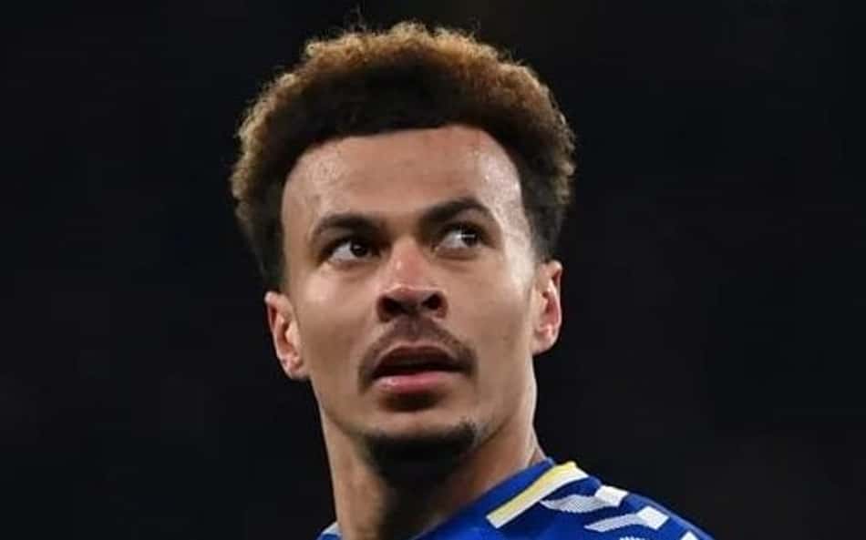 Dele Alli volta aos gramados após mais de dois anos, mas é expulso em dez minutos; confira