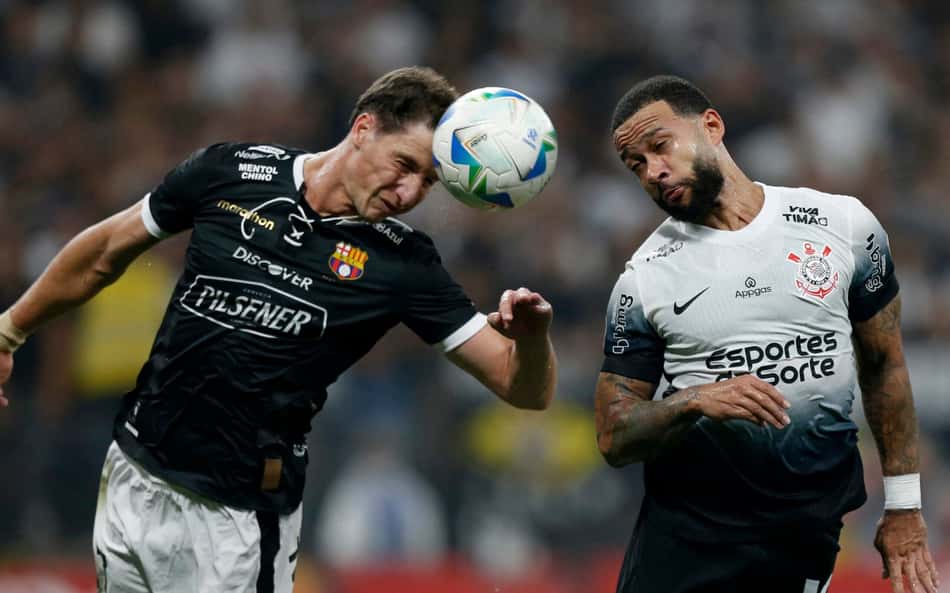 Comentarista detona Memphis Depay, do Corinthians: 'Não entrou em campo'
