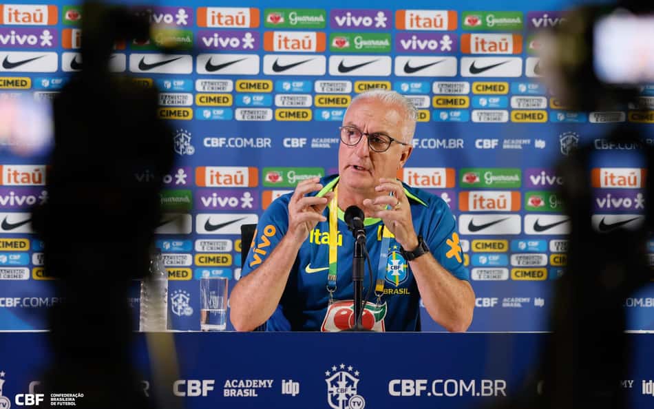 Dorival defende trabalho na Seleção, mas reconhece pressão no cargo