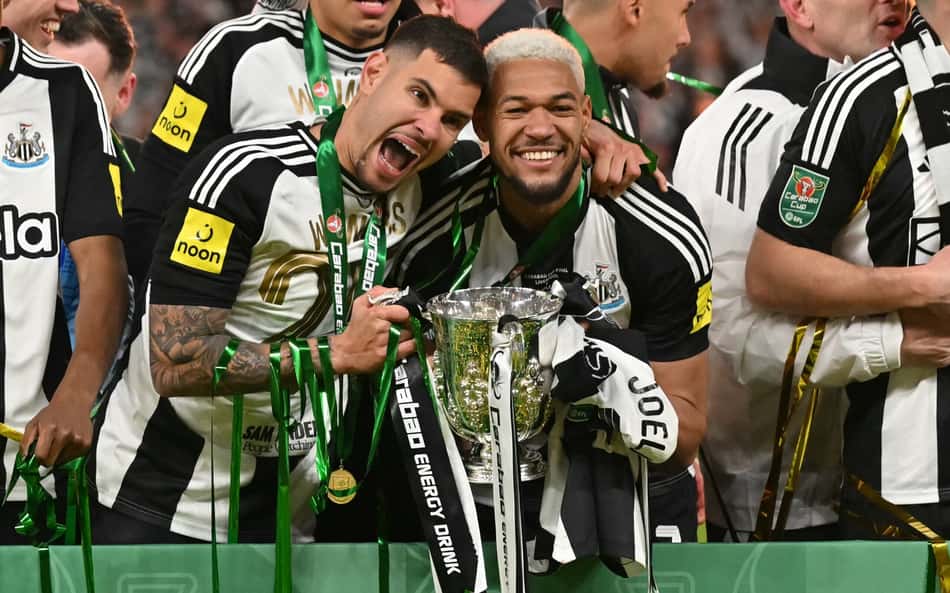 Dupla da Seleção Brasileira é elogiada por técnico após título: 'Lendas do clube'