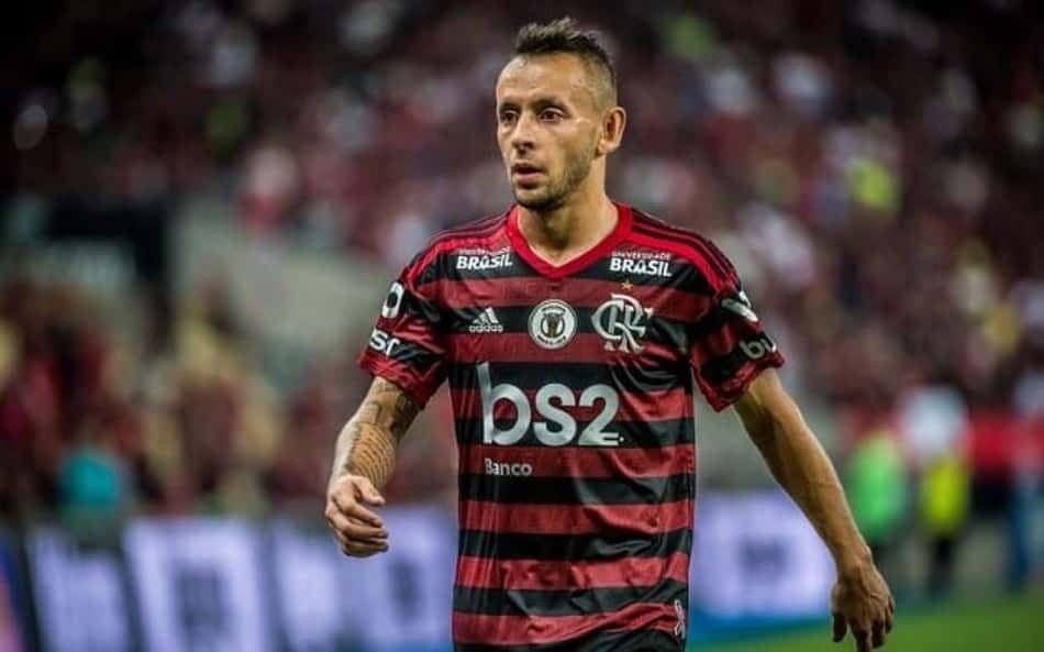 Olheiro Lance!: Livre no mercado, confira opções de clubes para Rafinha no Brasil