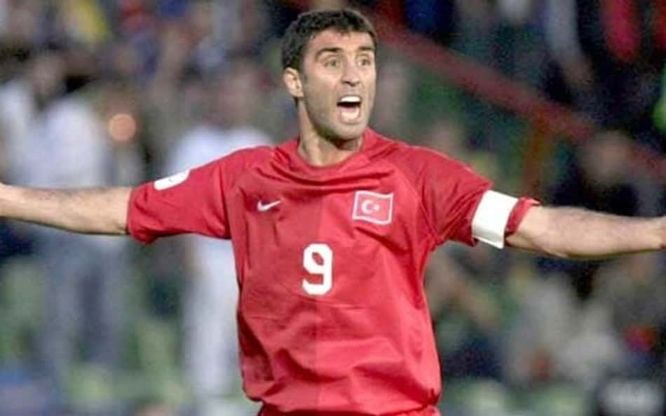 Por onde anda Hakan Şükür, ex-jogador da Turquia?