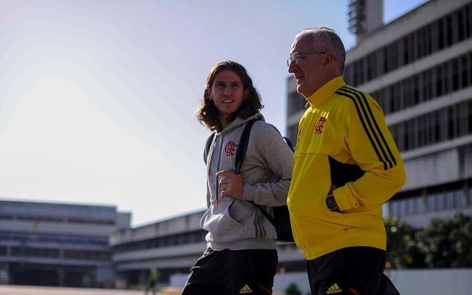 Filipe Luís despista sobre deixar o Flamengo e assumir a Seleção