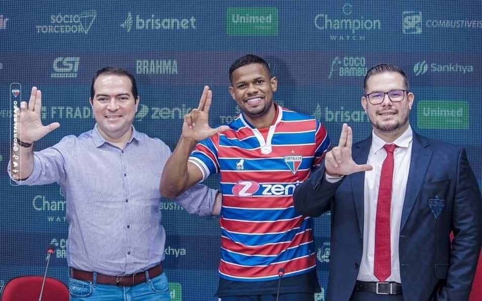 CEO do Fortaleza admite erro em venda de Júnior Santos: 'Não queria'