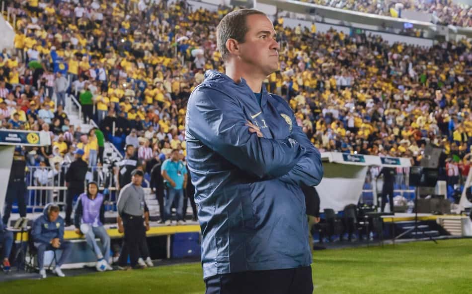 Time de André Jardine assume a liderança da Liga Mexicana e briga pelo tetra