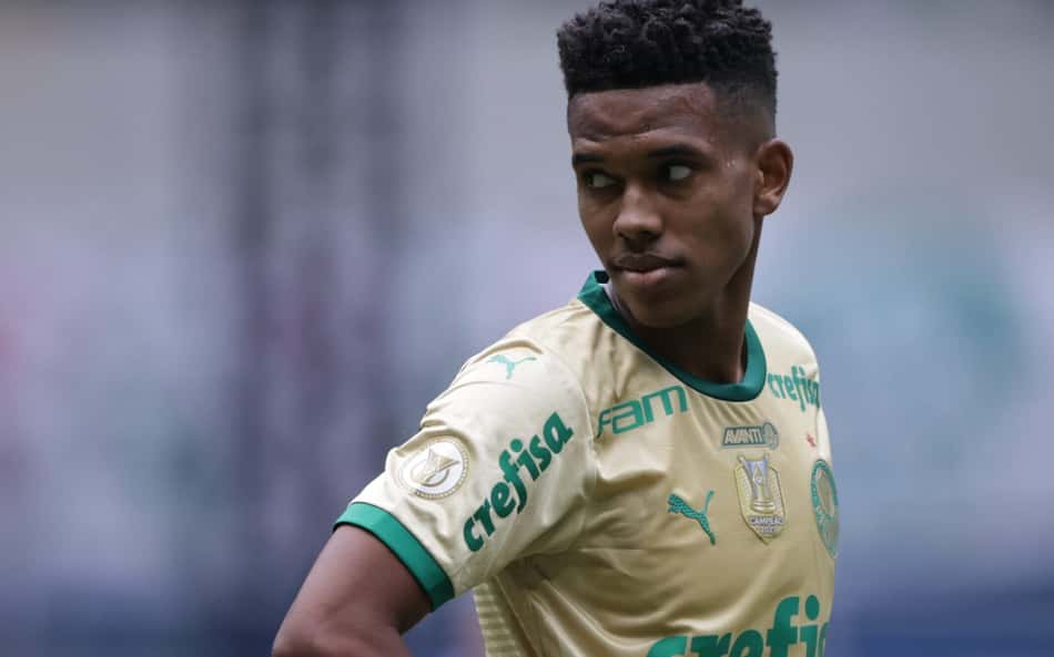 Estêvão manda recado para Vitor Roque: 'Vai estar junto de outros craques'