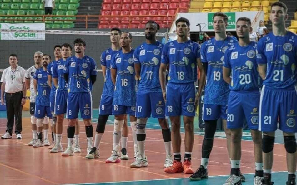 Jogadores protestam de maneira inusitada contra salários atrasados na Superliga