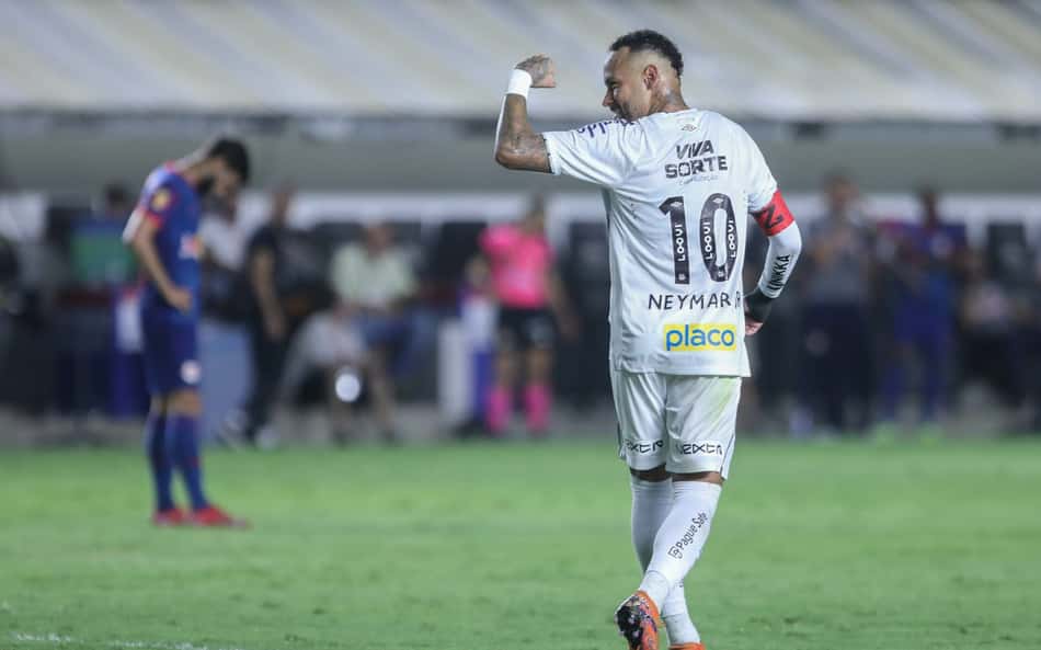 Neymar posta foto com camisa de clube inusitado da Europa; veja