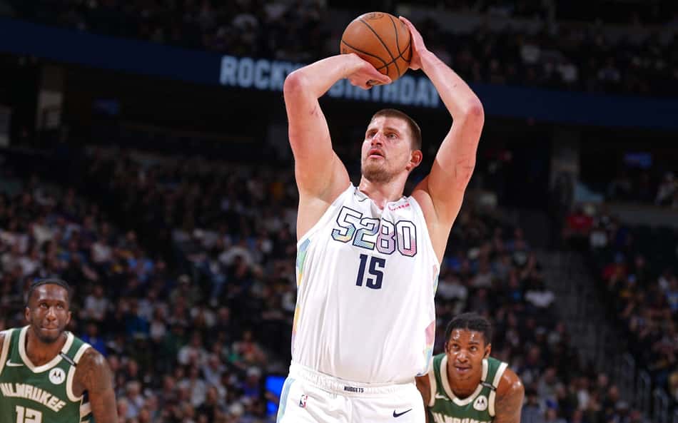 Nikola Jokic brilha em retorno ao Nuggets e alcança nova marca histórica na NBA
