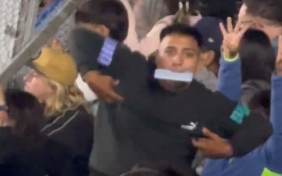 Torcedor da Argentina é flagrado imitando macaco em goleada sobre o Brasil