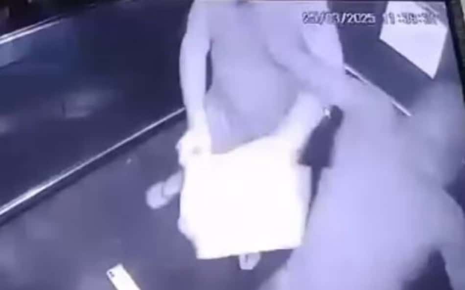 Ex-jogador de Corinthians e Vasco é preso após agredir idoso em elevador