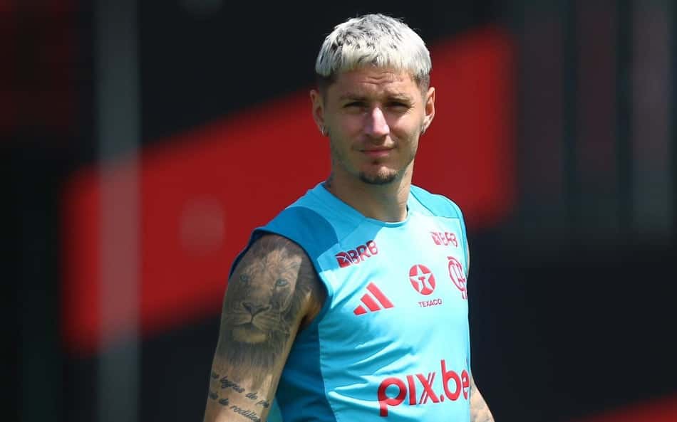 José Boto avalia renovação de Varela como 'urgente' e quer valorizar Gerson no Flamengo