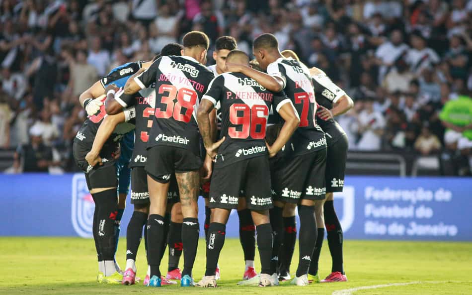 Vasco vai a campo com novidades contra o Nova Iguaçu; veja escalações