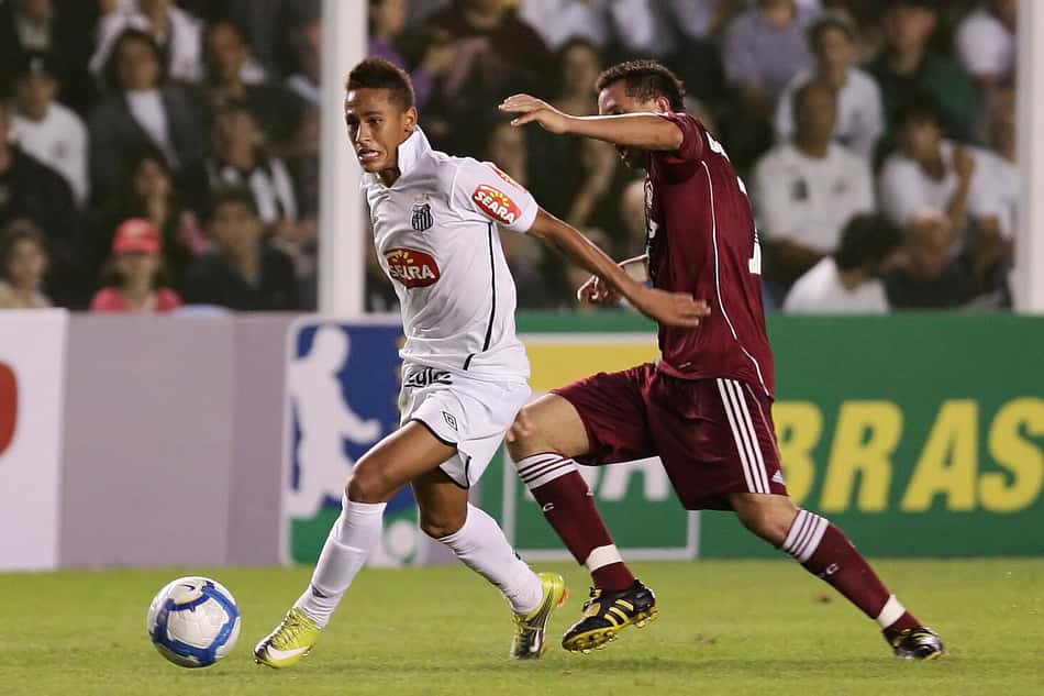 Neymar em duelo contra o Fluminense pelo Brasileirão de 2010. (Foto: Ricardo Saibun/ Divulgação)
