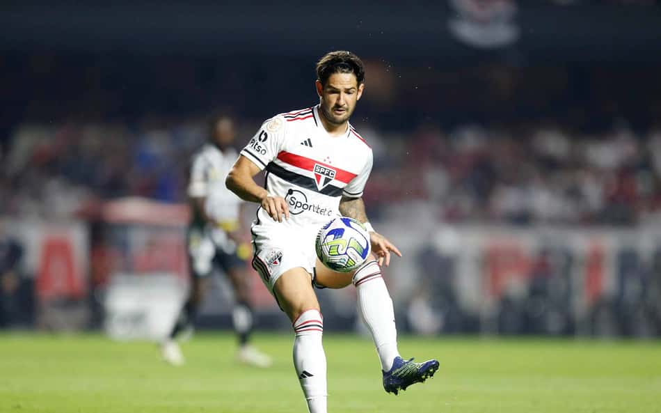 Comentarista do SBT, Alexandre Pato abre o jogo sobre futuro no futebol