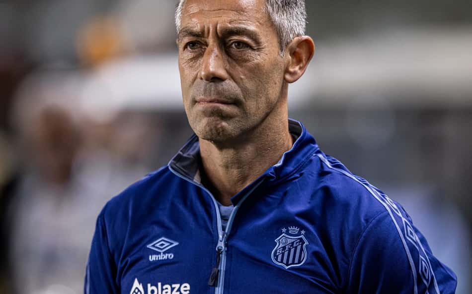 Santos oficializa rescisão com Caixinha no BID e pode registrar Cleber Xavier
