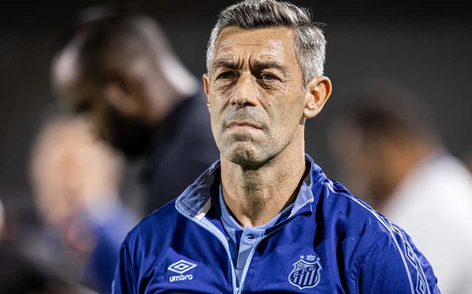 Santos busca 1ª vitória no Brasileirão para evitar pressão sobre Pedro Caixinha