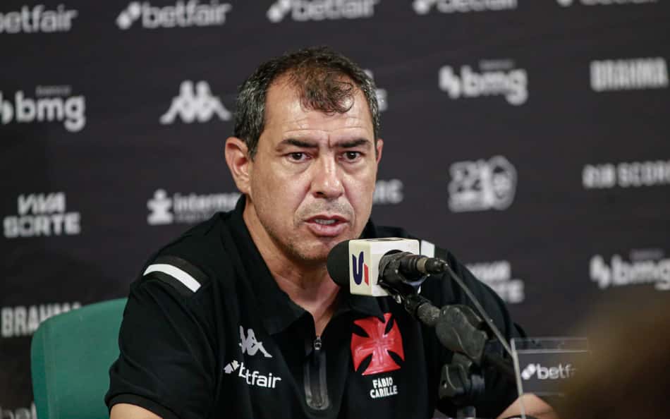 Carille elogia mudança de postura da torcida do Vasco: 'É o nosso 12° jogador'