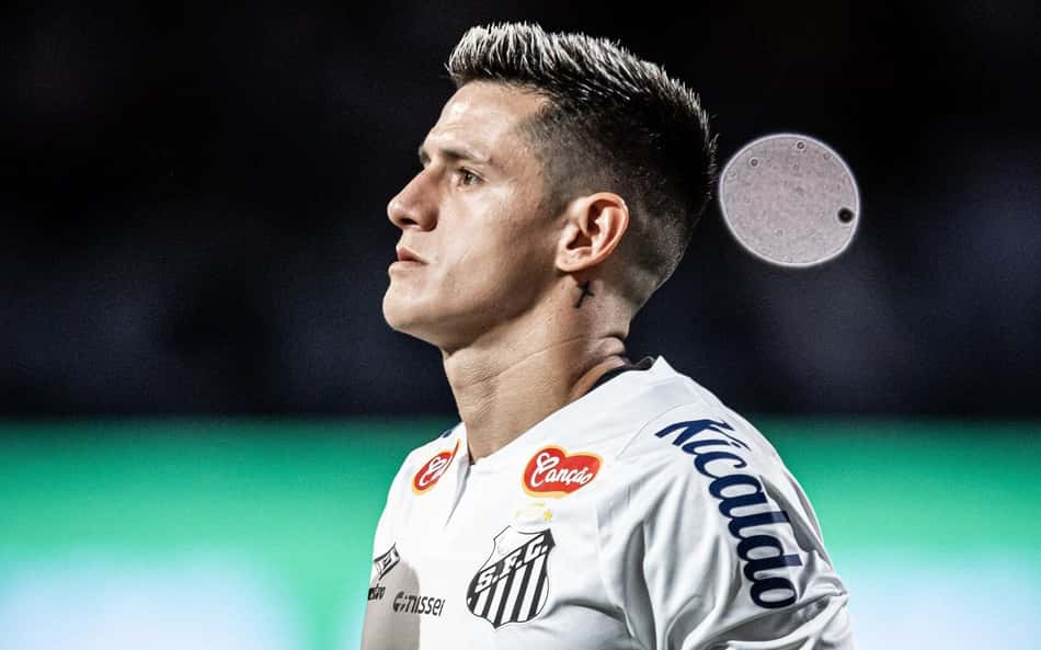 Leo Godoy ganha sobrevida no Santos e pode voltar ao time titular após dois meses