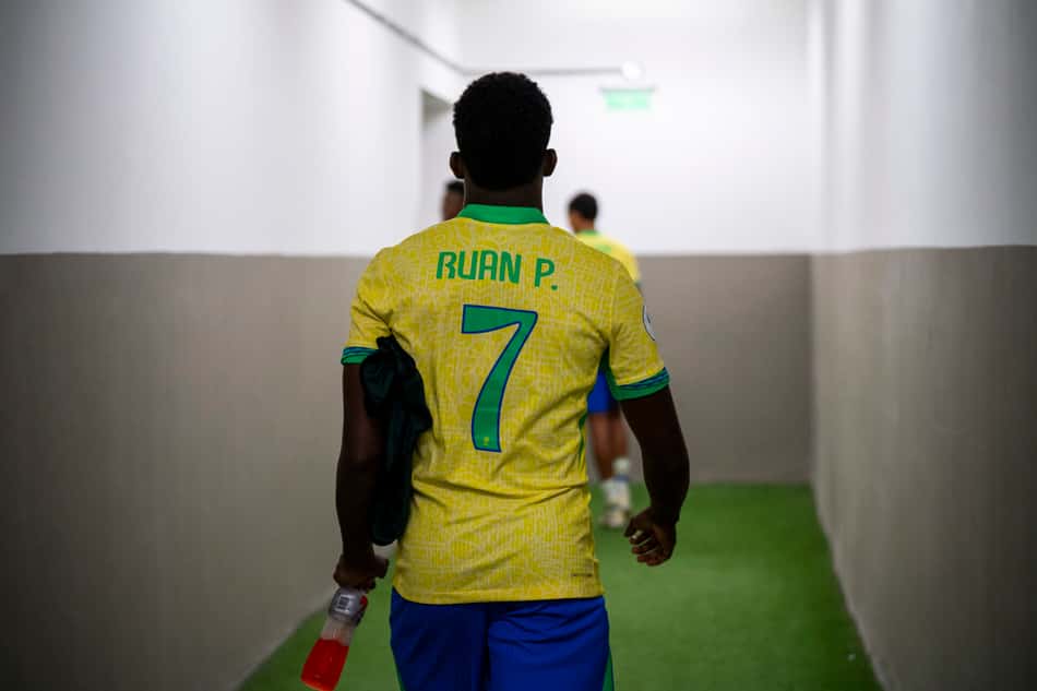 Ruan Pablo com a camisa da Seleção Foto: Nelson Terme / CBF