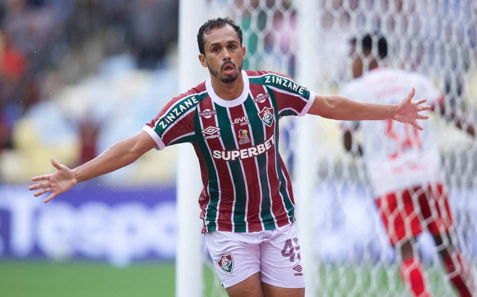 Lima celebra retorno de Ganso aos gramados pelo Fluminense: 'Vitória a mais'