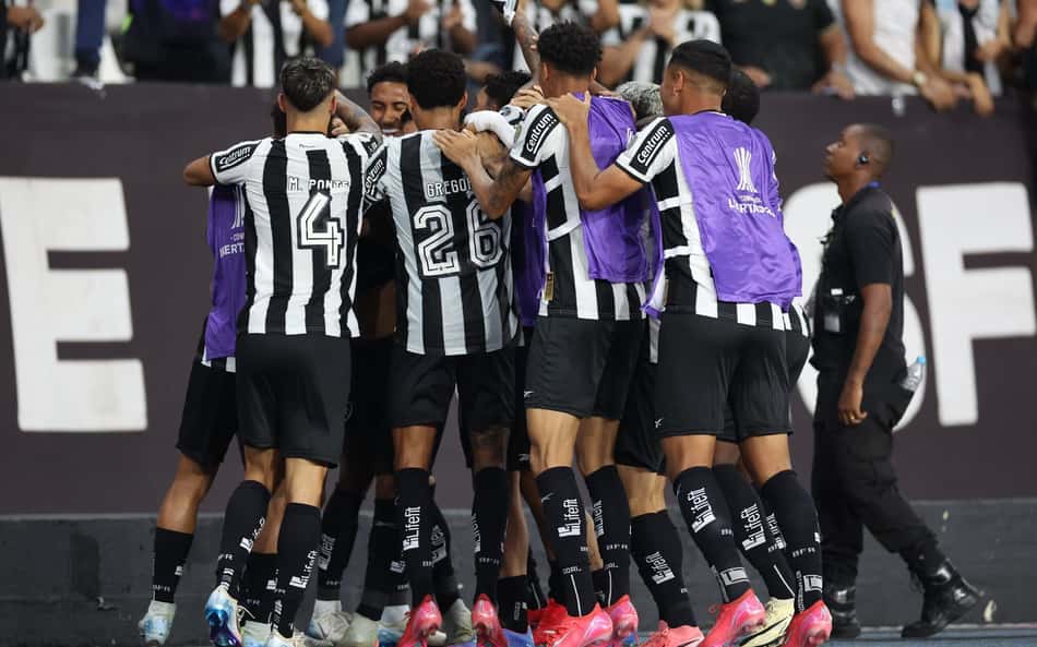 Botafogo liga alerta com grupo embolado na Libertadores