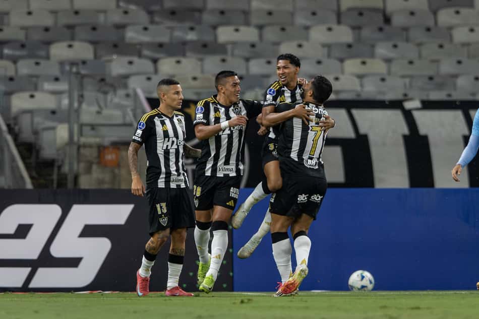 Jogadores comemorando gol na Sul-Americana pelo Atlético-MG (Foto: Pedro Souza / Atlético)