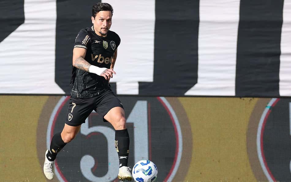 Posse de bola improdutiva dá trabalho a Renato Paiva no Botafogo