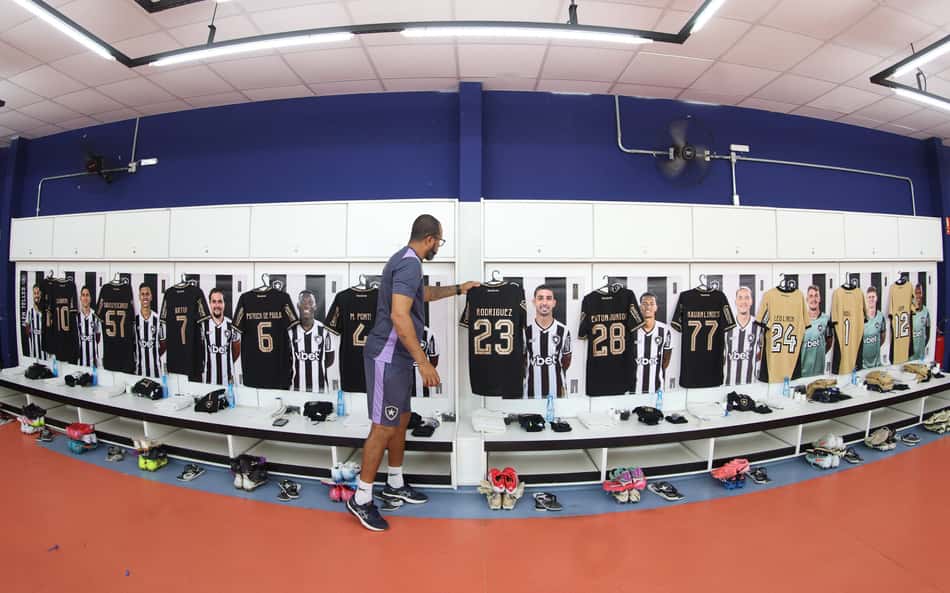 Escalação do Botafogo tem mudança entre os titulares contra o São Paulo; confira
