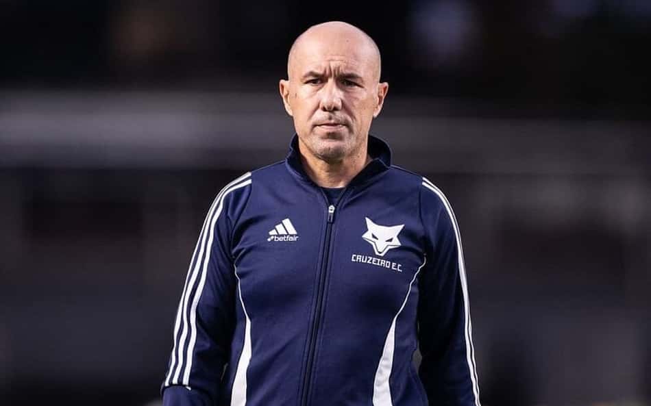 Assista à íntegra da entrevista coletiva do técnico do Cruzeiro