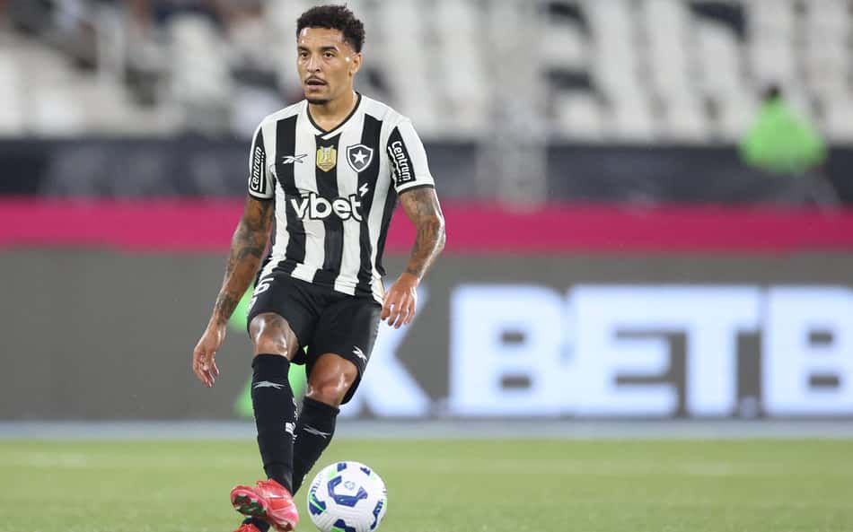 Botafogo renova com o volante Gregore até o fim de 2028