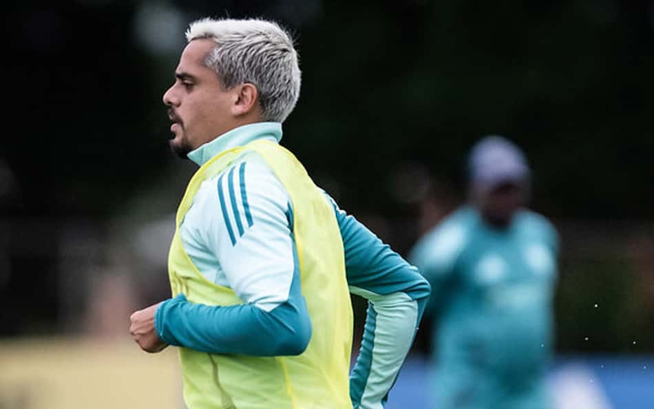 Escalações de Cruzeiro x Vasco: Fagner está de volta à Raposa