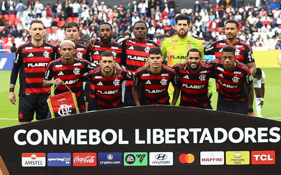 Torcedores do Flamengo detonam atuação de medalhão contra LDU: 'Tenebroso'