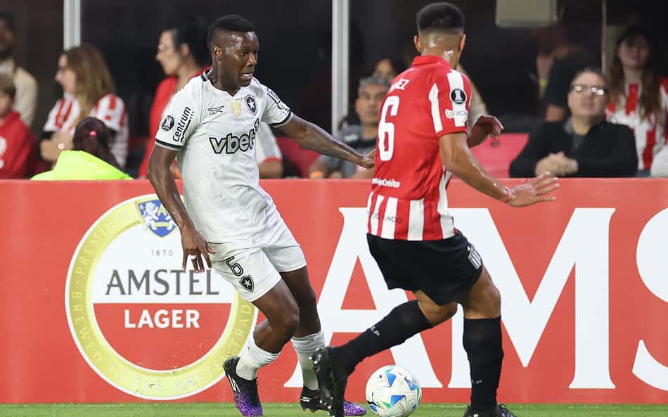 Patrick de Paula celebra chances com Paiva no Botafogo: 'Mérito meu'