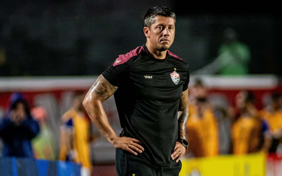 Carpini vê que Vitória 'aprendeu' com sequência de jogos