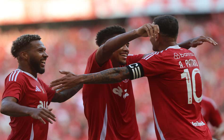 Internacional: Alan Patrick consegue nova marca pessoal