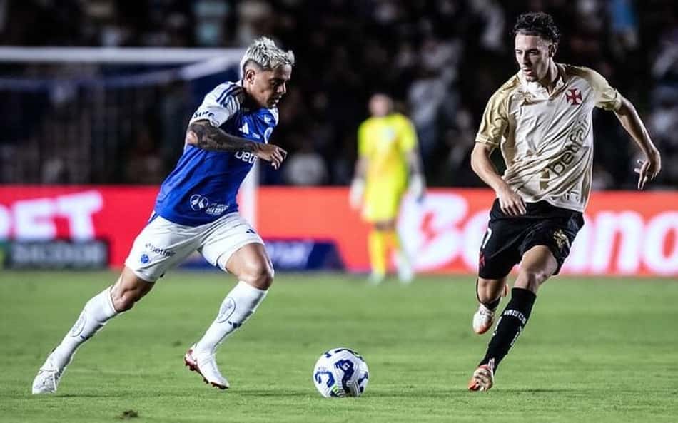 Lateral Fagner comenta boa fase no Cruzeiro: 'Eu tô paz e amor'