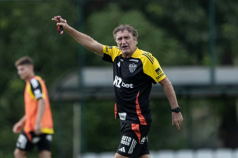 Cuca em treino do Atlético-MG (Foto: Pedro Souza / Atlético)