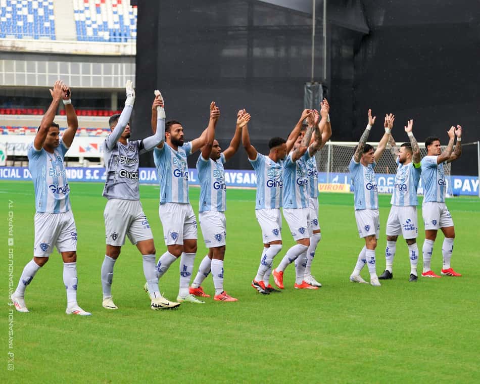 Time do Paysandu antes de jogo contra o CRB pela Série B Foto: Jorge Luís Totti/Paysandu