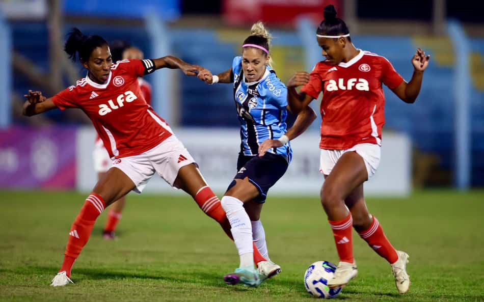 Grêmio e Internacional empatam pelo Brasileirão feminino