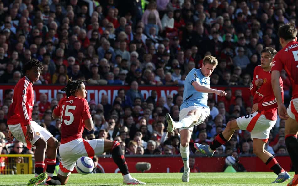 Clássico de Manchester entre United e City termina sem gols e marca fim de uma era