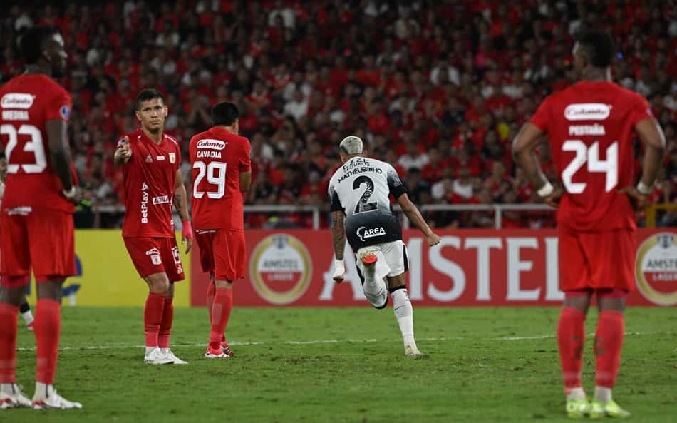 Matheuzinho aponta a maior dificuldade do Corinthians em empate
