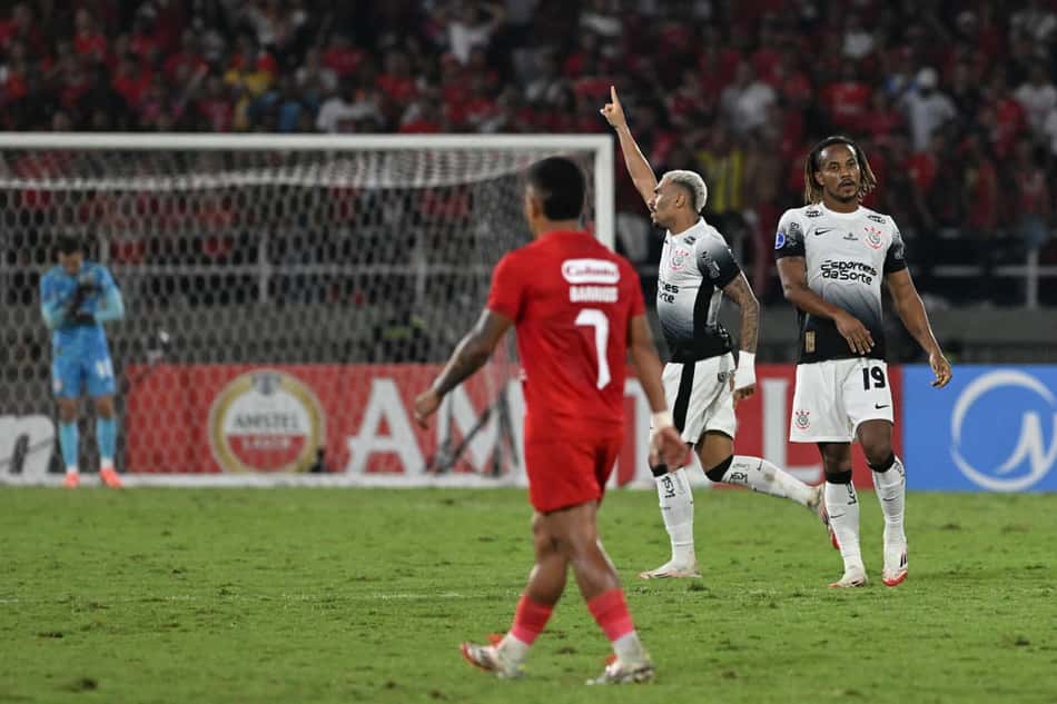 FBL-SUDAMERICANA-AMERICA-CORINTHIANS