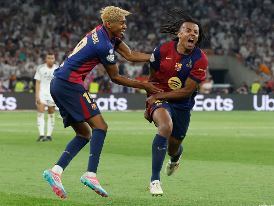 O Barcelona de Hansi Flick contra o Real Madrid pela final da Copa do Rei (Foto: Pierre-Philippe MARCOU / AFP)