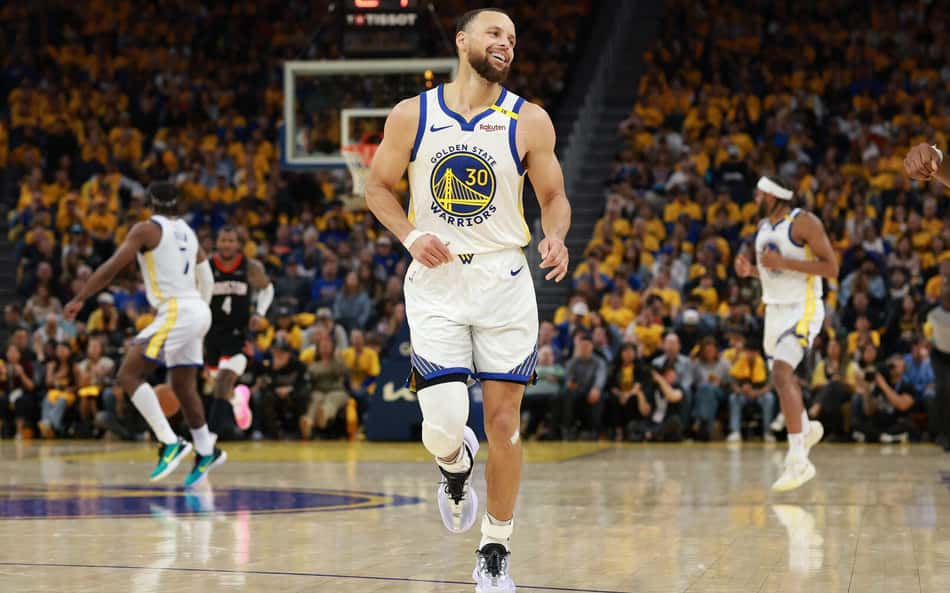 AFP__20250427__2212170170__v1__HighRes__HoustonRocketsVGoldenStateWarriorsGameThree-scaled-aspect-ratio-512-320