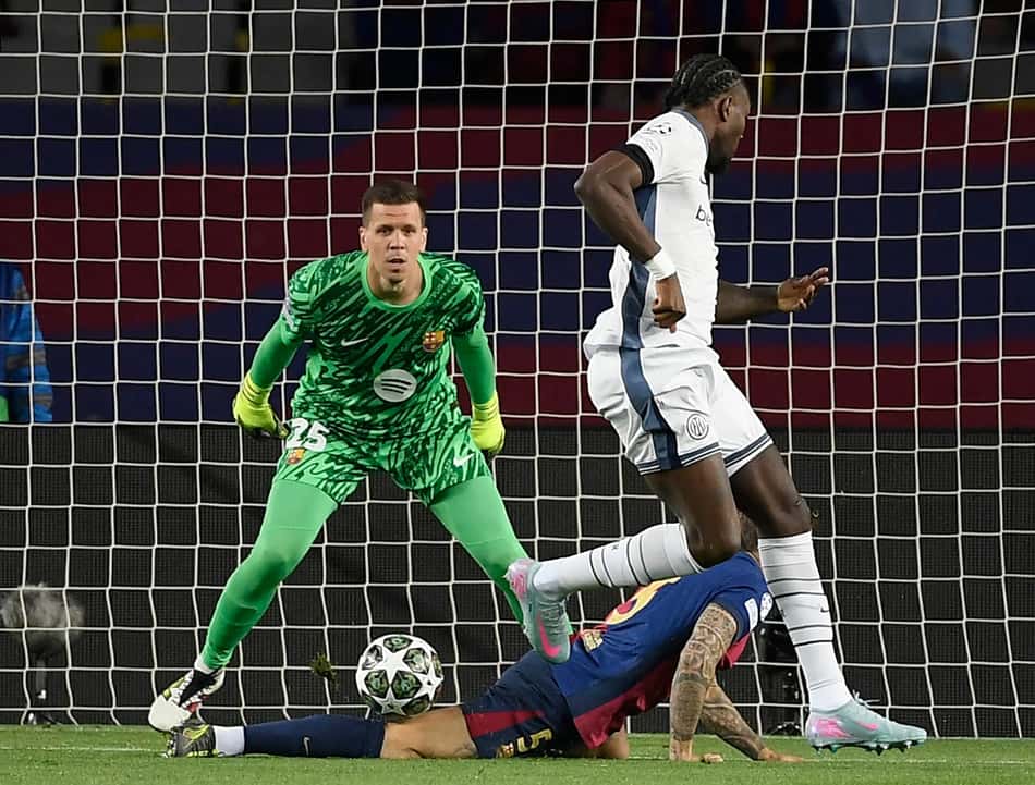 Thuram faz golaço pela Inter de Milão contra o Barcelona (Foto: Josep Lago/AFP)