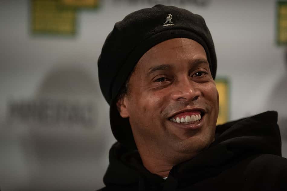 Ronaldinho Gaucho homenageado no Mineirao