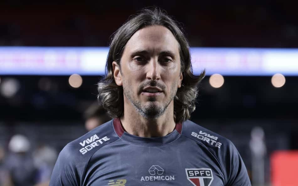 Comentarista rasga o verbo contra Zubeldía após empate do São Paulo: 'Vergonha'