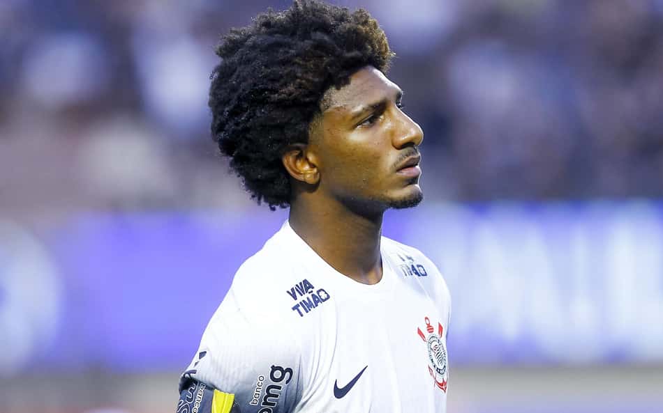 Talles Magno é internado com pneumonia após atuar com febre em jogo do Corinthians