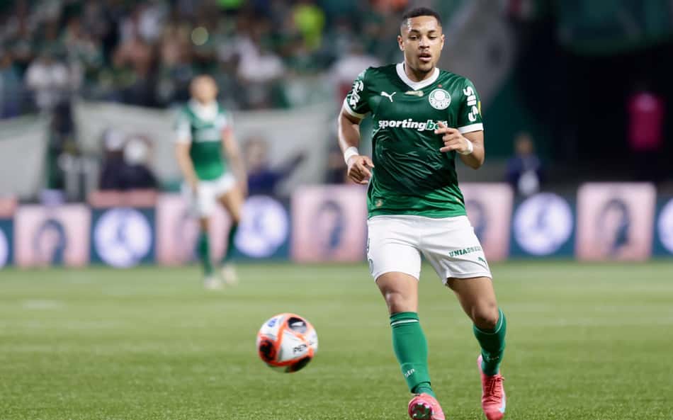Jornal espanhol repercute 'má fase' de Vitor Roque no Palmeiras